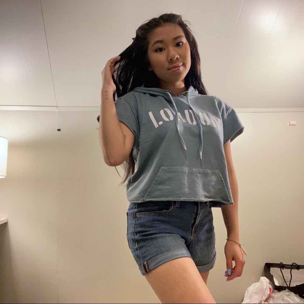 London crop top